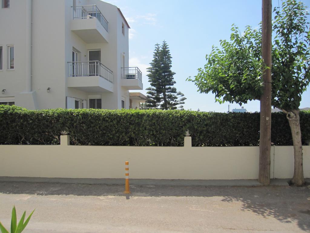 Elina Apartments Gouves Bagian luar foto